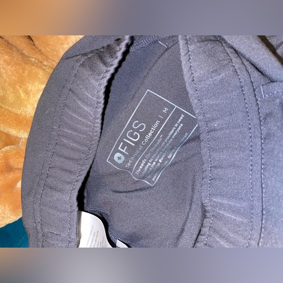 FIGS Tansen Jogger Scrub Pants in Charcoal! Size M, Like New! - Picture 3 of 12